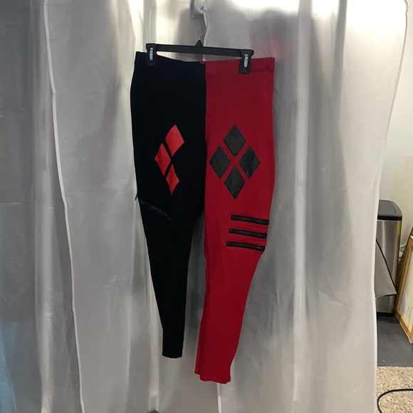 Suicide Squad Harley Quinn Cosplay Top & Leggings - Picture 2 of 6
